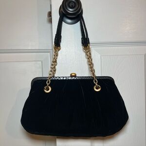 Adrianna Papell Black Velvet Gold Tone Hardware Chain Strap Kiss Lock Satchel